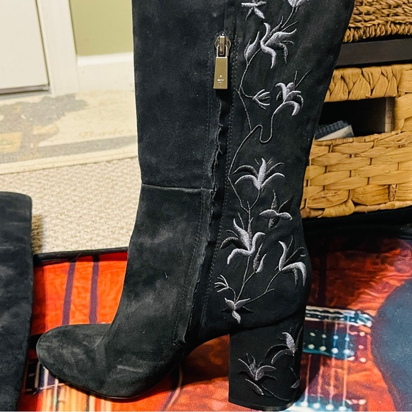 🎶Stunning Embroidered Kenneth Cole Suede Over-the-Knee Boots! - Picture 4 of 13